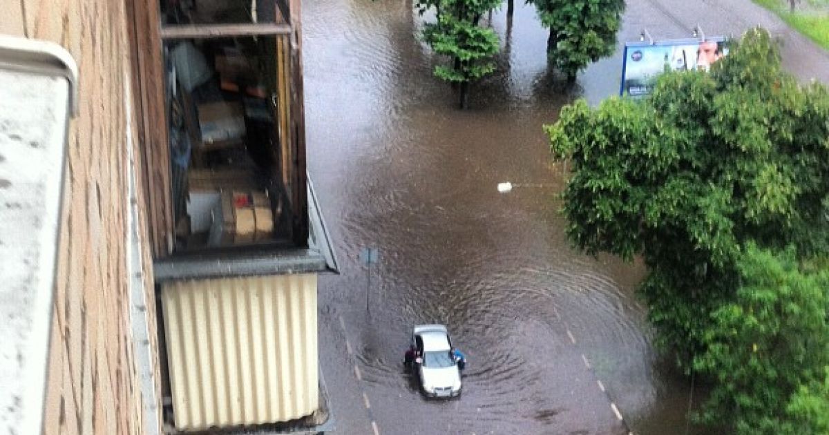 Злива з грозою затопила Москву / © You Tybe