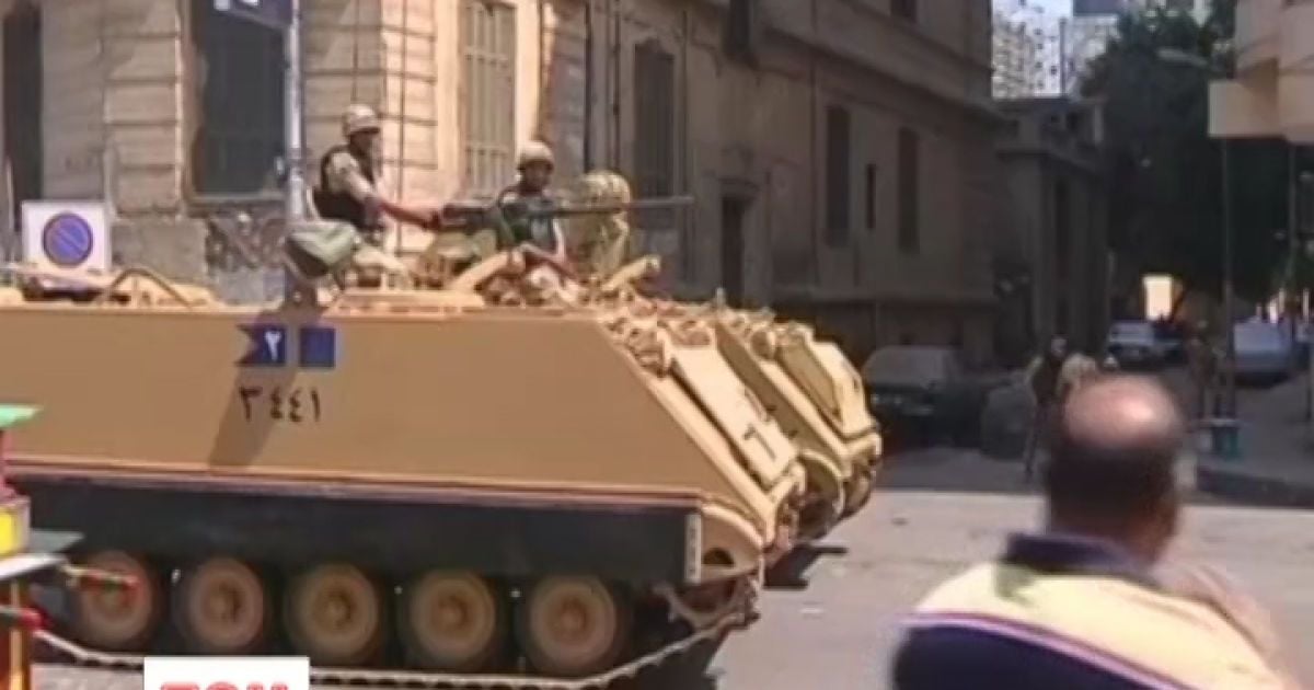 Військові мають право стріляти бойовими патронами