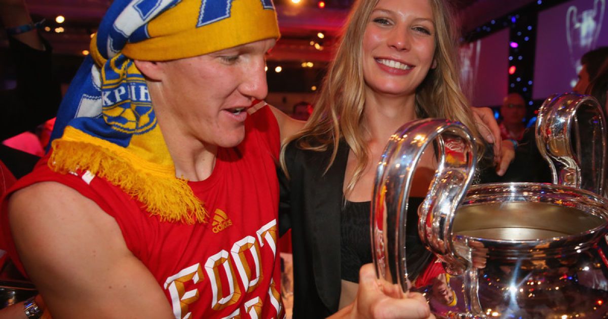 Швайнштайгер забрав у Тимощука шарф збірної України