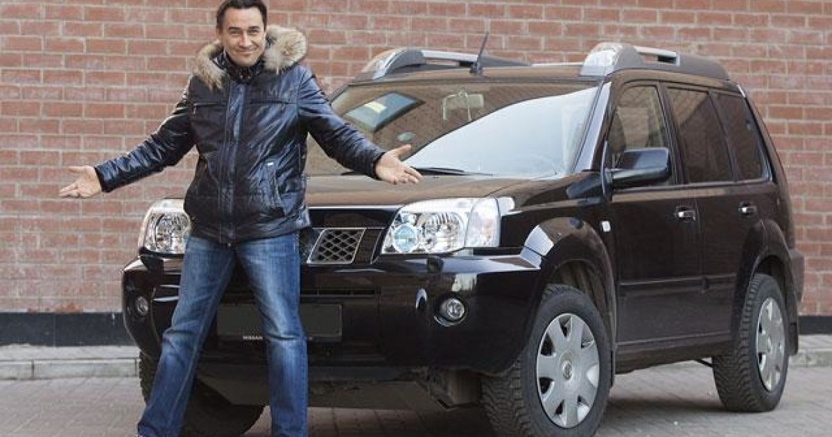 Ларін тепер холостяк