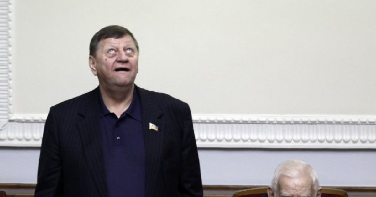 Парламент не зумів звільнити Кабмін