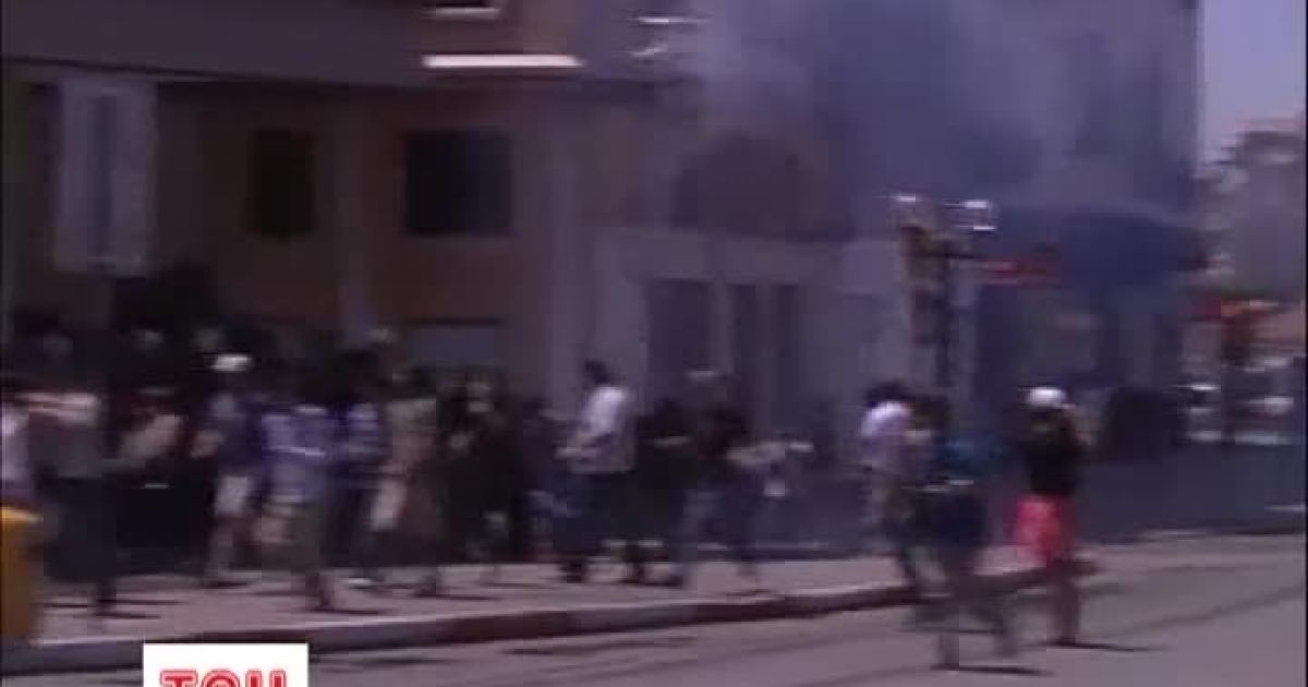 Турецька поліція поступилася мітингувальникам центральним майданом Стамбула