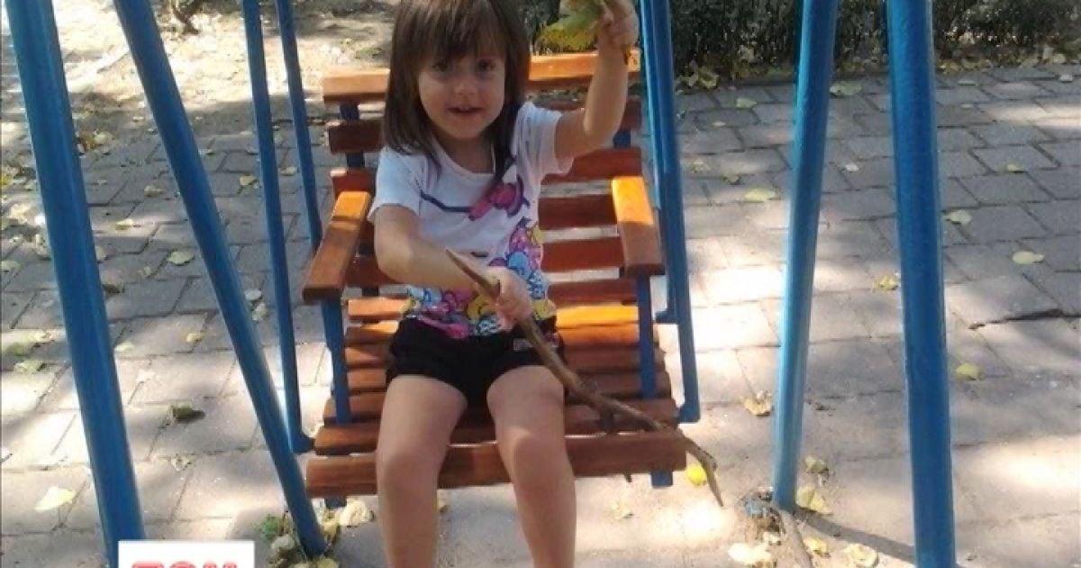 Мати каже, що дівчинка не налякана і поводить себе як зазвичай