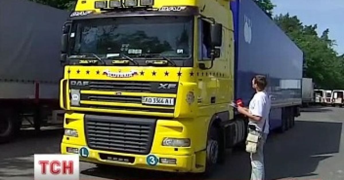 Під Києвом вантажівки зважують непомітно для водія