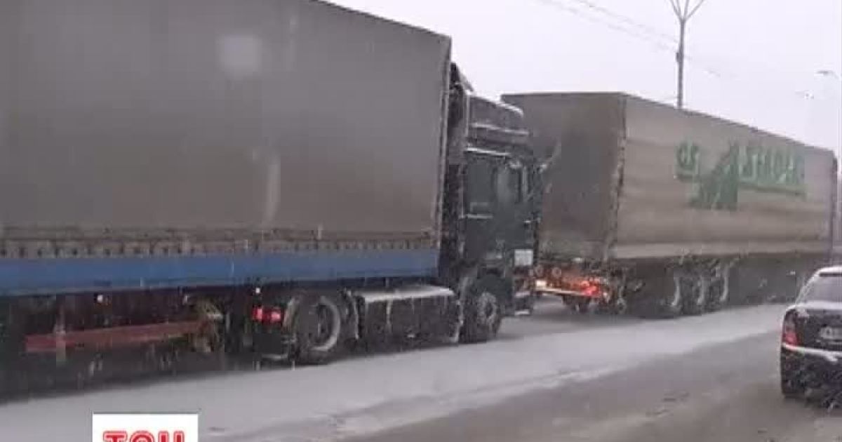 Київ паралізований снігом та заторами