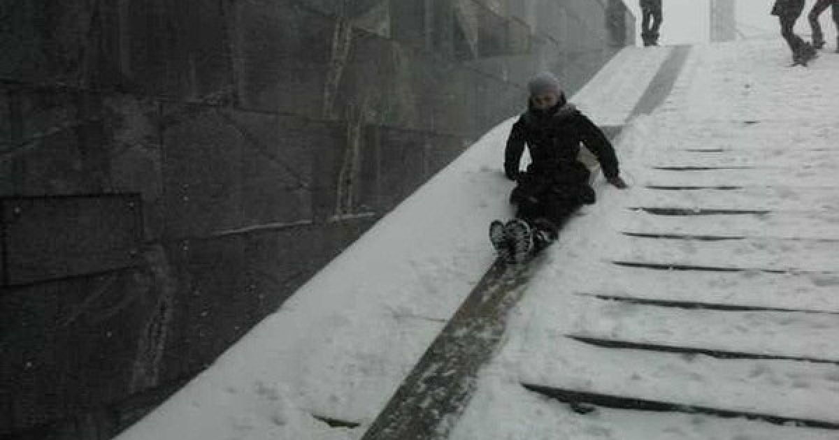 Кияни у шоці від погоди і ситуації на дорогах / © vk.com