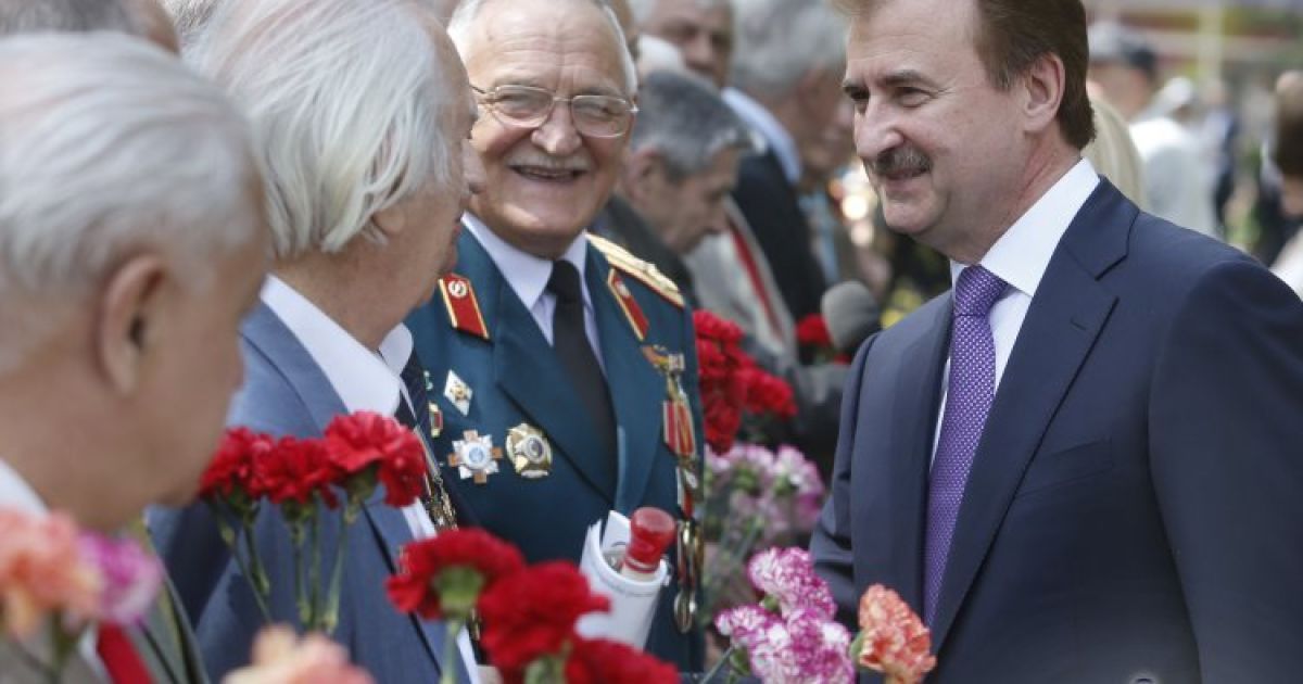 У Києві поставили пам'ятники героям СРСР / © УНІАН
