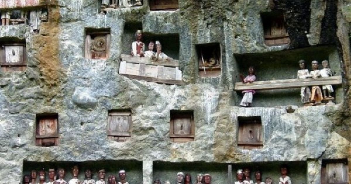 Мерці йдуть на цвинтар з чаклунами / © vsegda-tvoj.livejournal.com