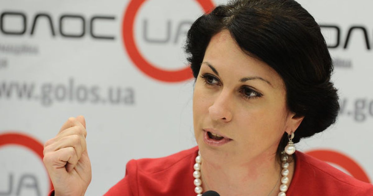 Найбагатша жінка Ради похизувалася вмінням володіти рапірою