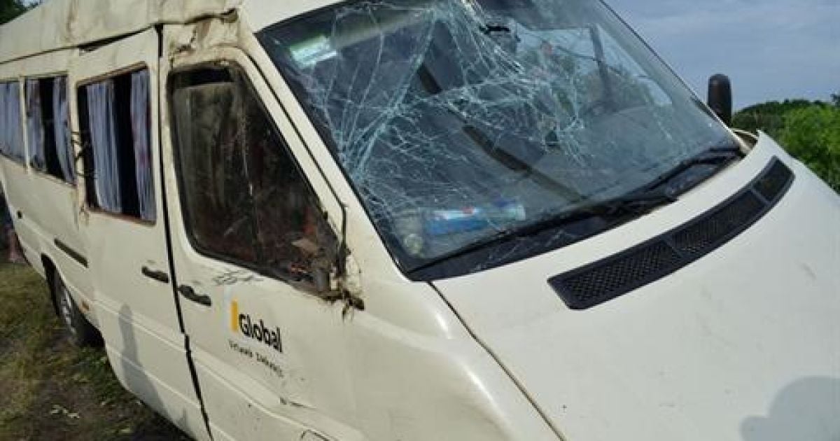 Мікроавтобус з пасажирами потрапив в аварію