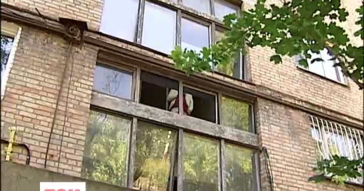 Батьки хлопця не викликали "швидку", бо їм було соромно за мотлох