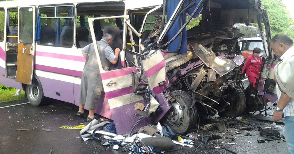 У результаті аварії 8 людей загинуло