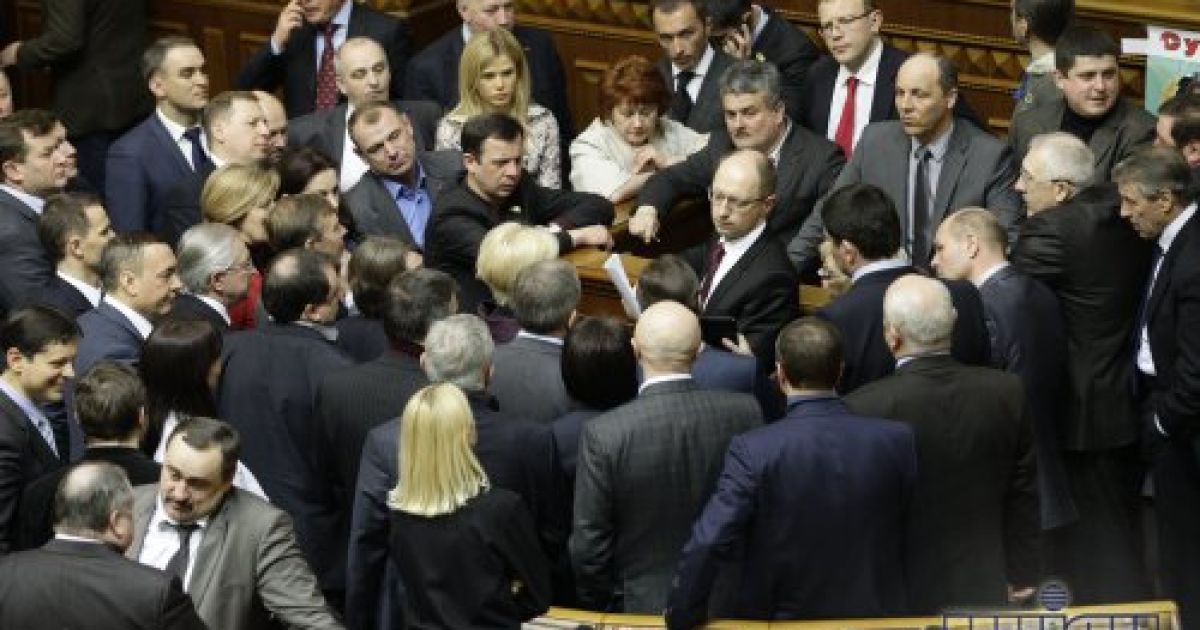 Яценюк назвав три вимоги опозиції, з якими вона блокує ВР
