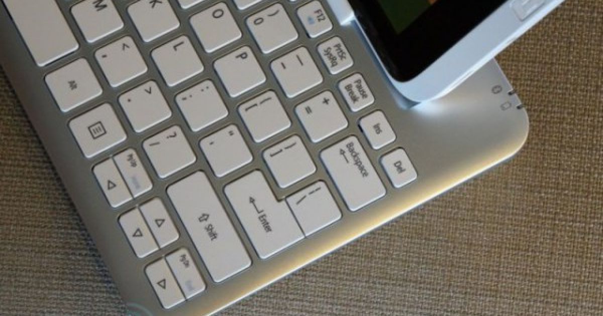 Iconia W3 / © engadget.com