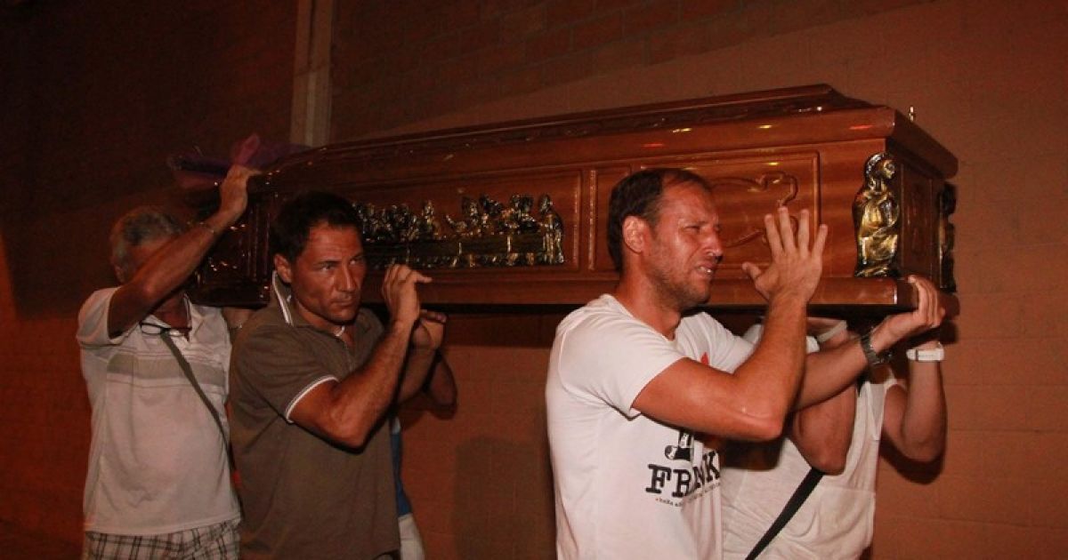 Сьогодні почнуть ховати перших жертв ДТП в Італії / © http://twitter.com/mrskutcher