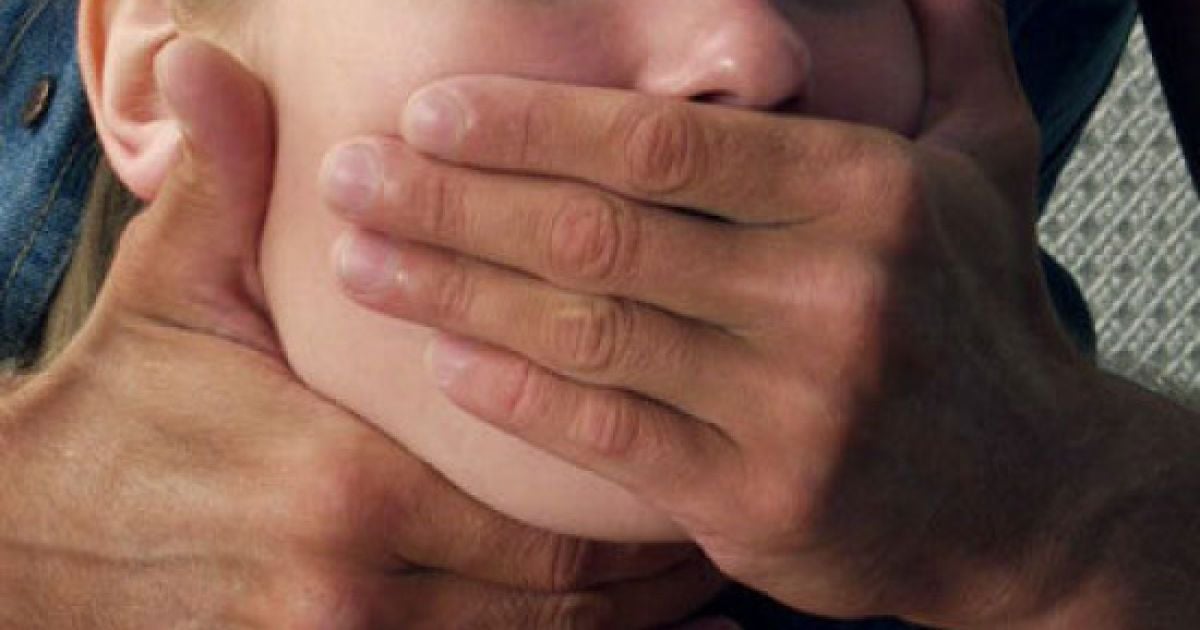 Женщина убежала из сексуального рабства после 10 лет издевательств