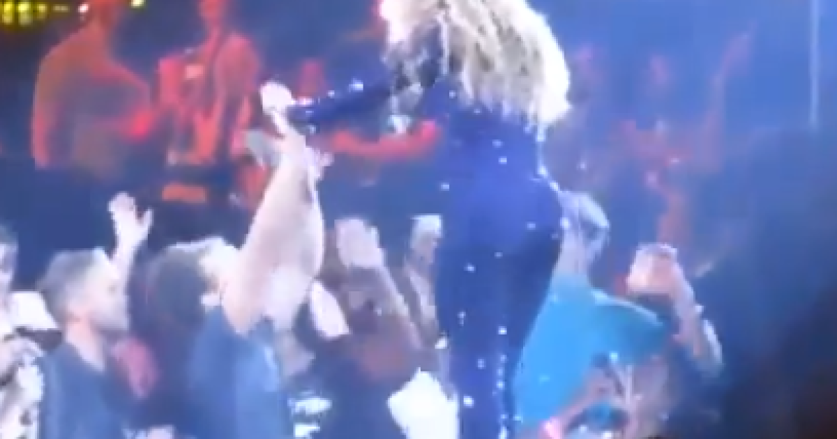 Фанат Бейонсе зомлів на її концерті