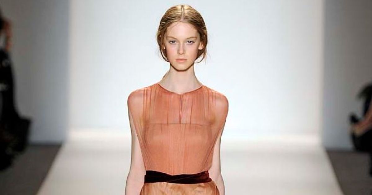 Улюблений модельєр герцогині Кембриджської представила нову колекцію