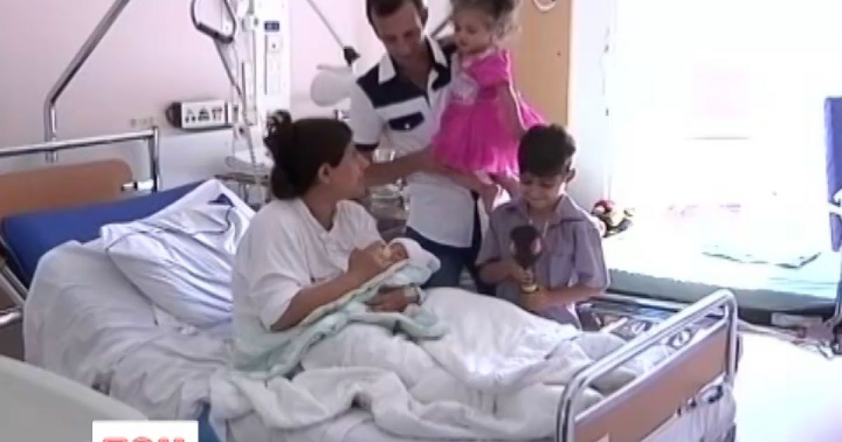 Шведка народила дівчинку з "паском безпеки"