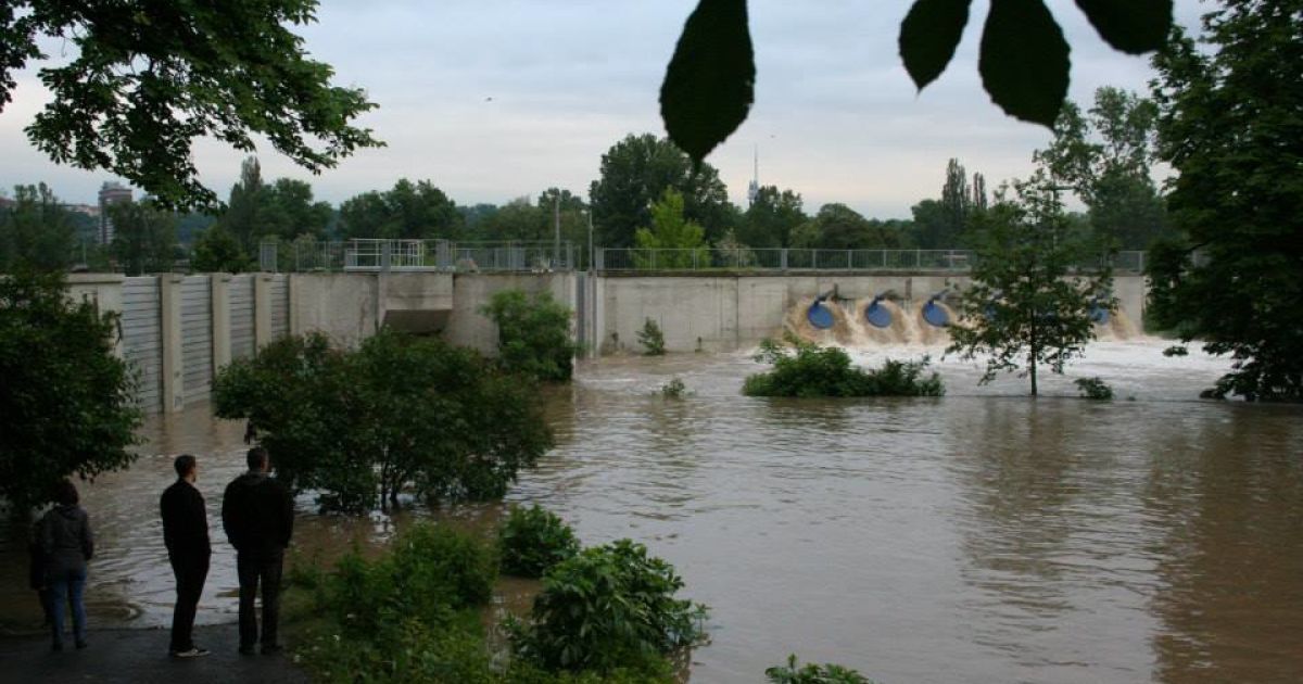 У Чехії пік повені рушив на північ / © facebook.com/Miluju Prahu