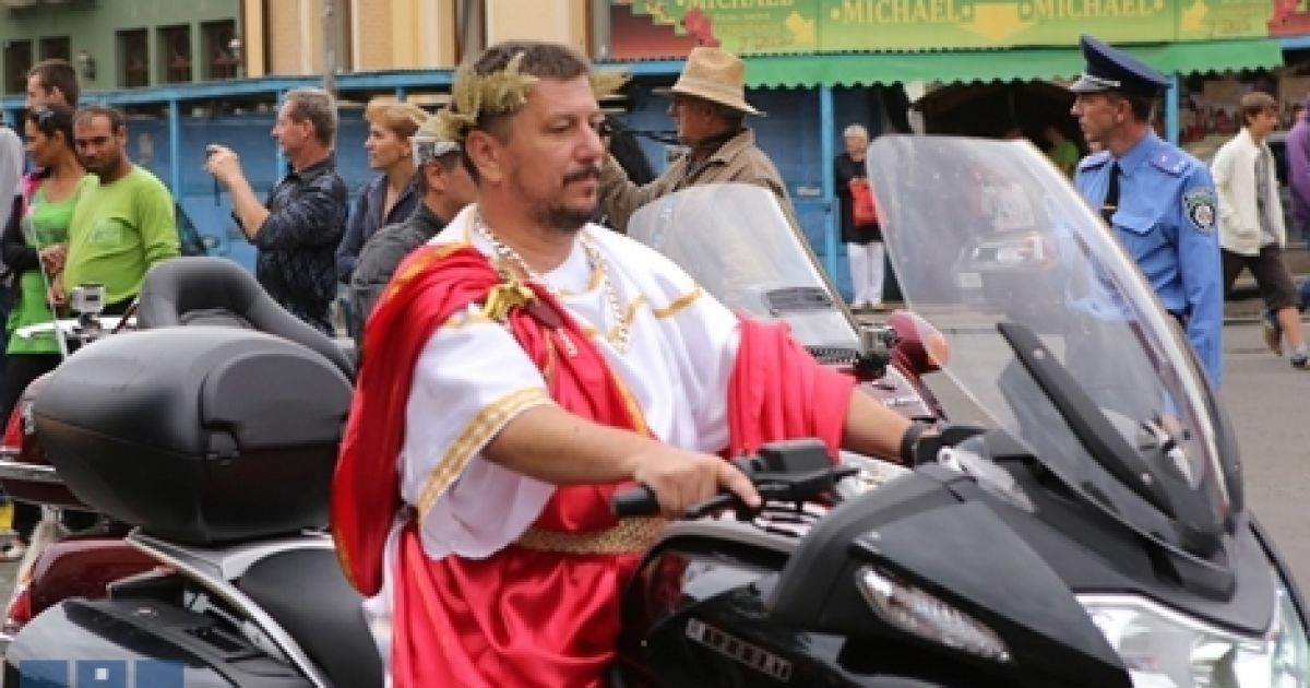 Байкери-римляни влаштували зліт в Ужгороді.