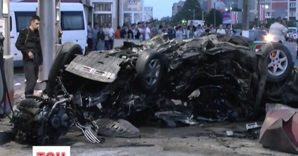 Через жахливу аварію ледь не вибухнула заправка