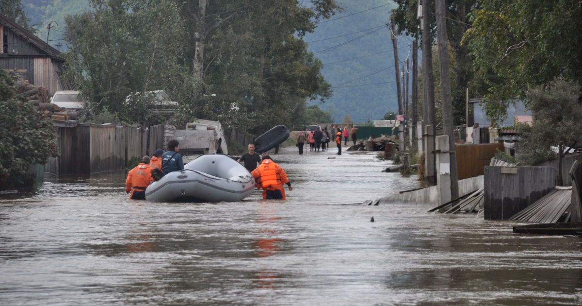 Наразі йде бурхливий потік води / © vk.com/antiamatue_pravda