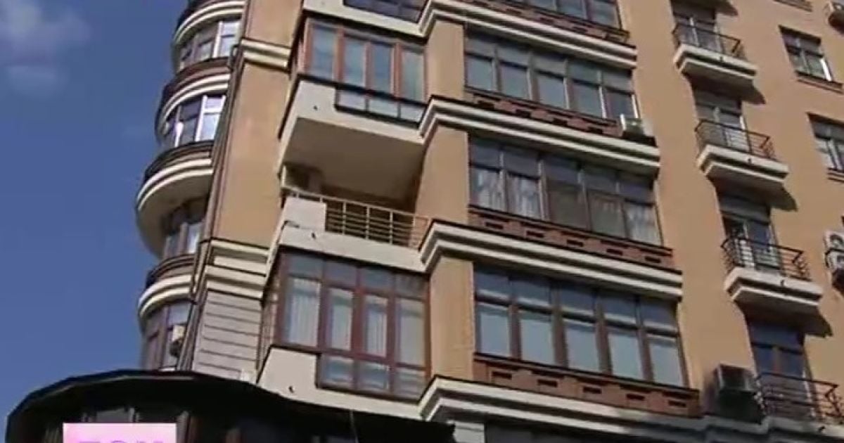 У квартирі будинку знайшли зарізану молоду жінку