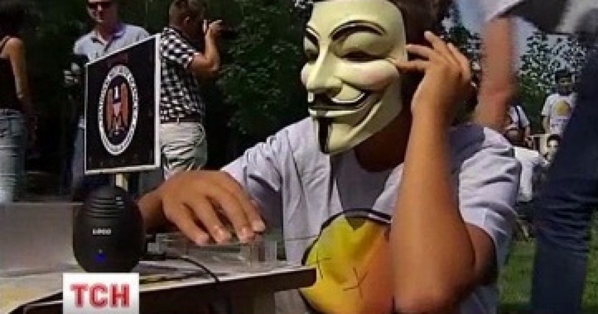 Інтернет-активісти вважають, що спецслужби слідкують за кожним