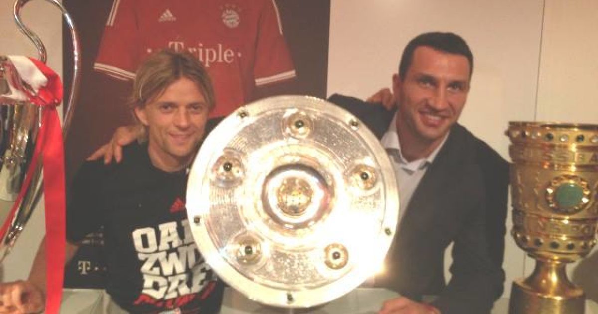 Володимир Кличко і Анатолій Тимощук загубилися серед трофеїв