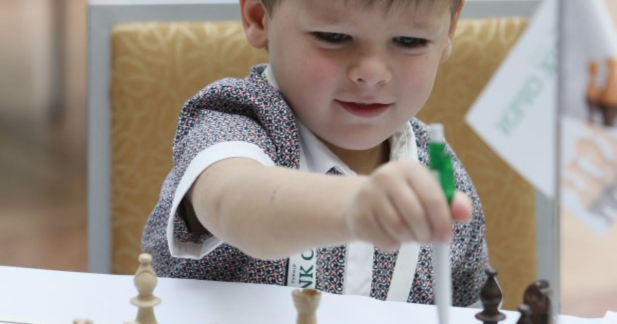 Маленькі шахісти з'їхалися до України з різних куточків світу