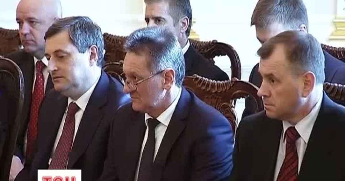 Янукович зобов'яже чиновників навчатися розумінню реформ