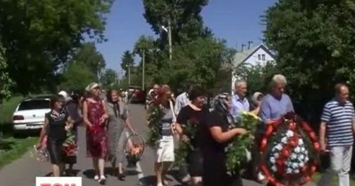 На Рівненщині попрощалися з підлітками