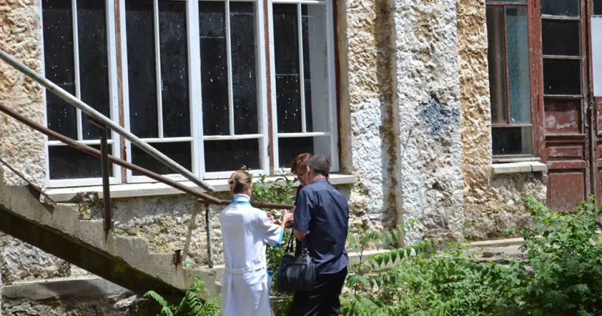 Дівчинка розбилася, провалившись вниз разом з балконом / © Facebook/Леонид Карпов