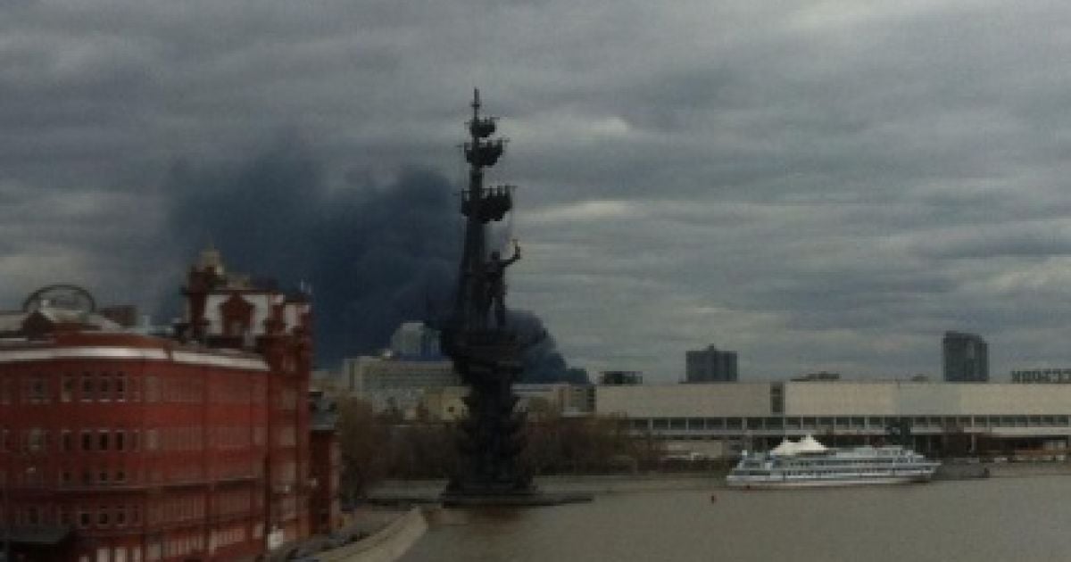 Масштабна пожежа в Москві: дим видно за декілька кілометрів