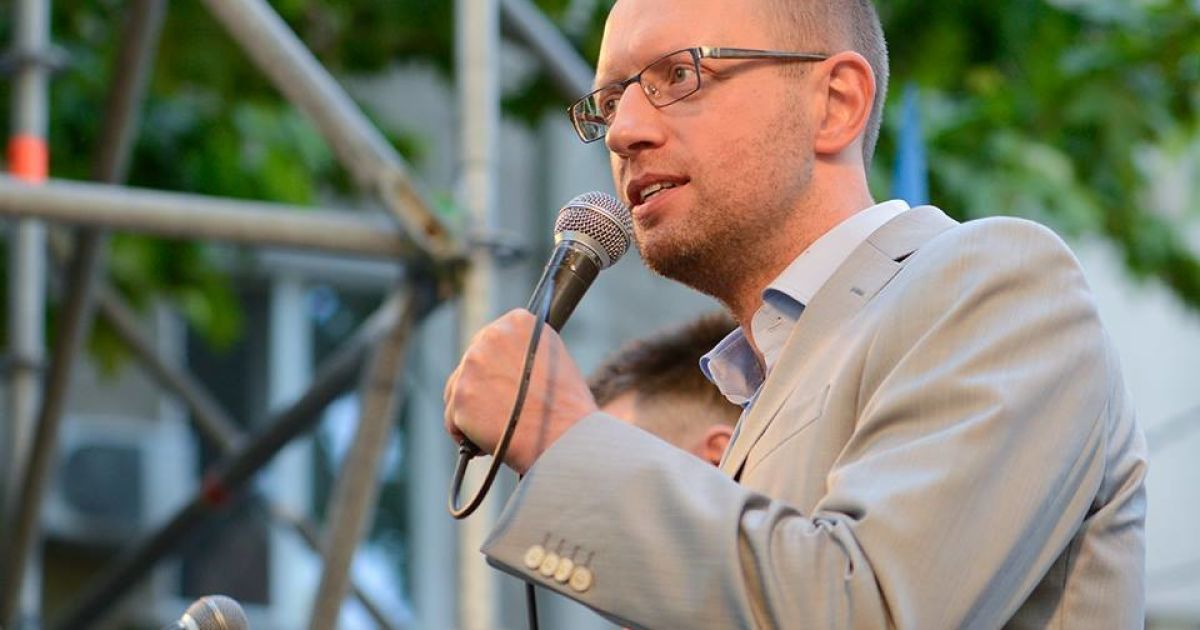 Арсеній Яценюк хоче влаштувати велику опозиційну акцію 24 серпня