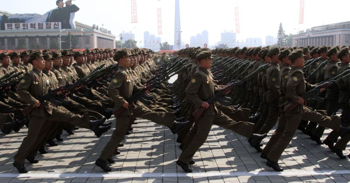 При подрыве на установленных Северной Кореей минах пострадали двое южнокорейских военных