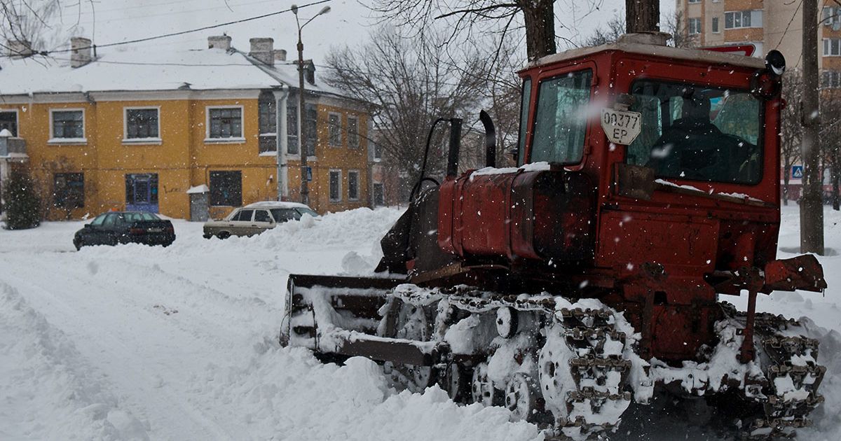 У Києві активно чистять зливоприймачі