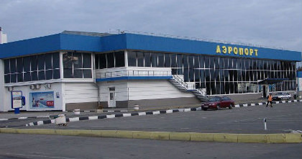 Обурені пасажири чекали на виліт три години