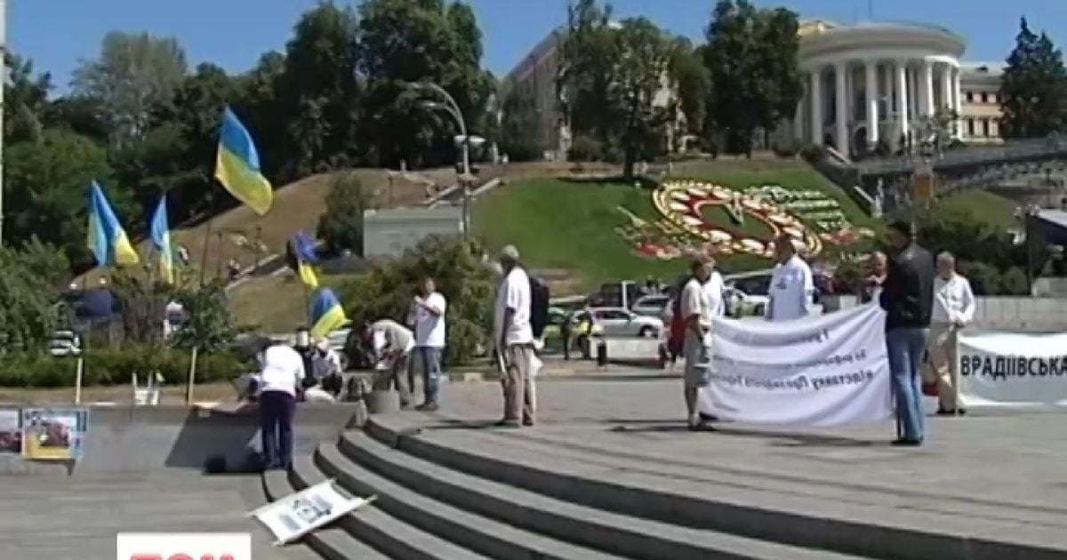 "Врадіївців" обвинувачують у  "неправильному" громадянстві