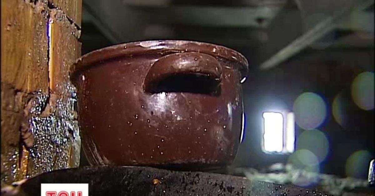 Воду виносять відрами