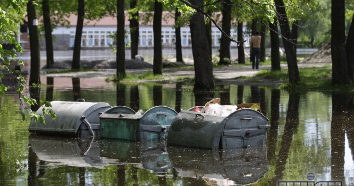 У Києві затопило територію Гідропарку / © УНІАН