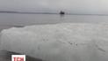 Рибалок доправляли на берег рятувальники та водолази