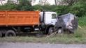 Водій вантажівки отримав важкі травми, але залишився живий