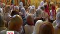 Православные верующие сегодня празднуют Яблочный спас
