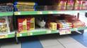 Кіт живе на полицях з продуктами