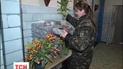 Всем арестованным женщинам раздали цветы, печенье и конфеты