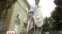 Богів вдягли у вишиванки