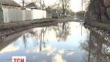 На одной из улиц Харькова лужа превратилась в озеро