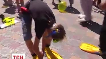 Забег в ластах устроили в Симферополе